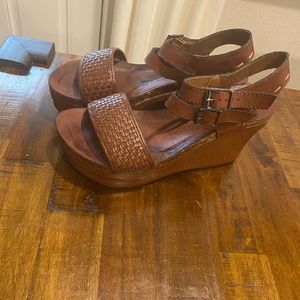 Pierre dumas size 9 wedges